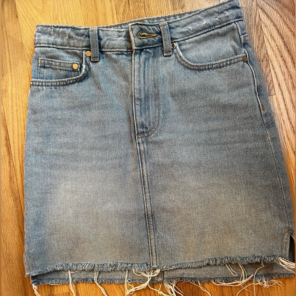 H&M light colored denim skirt, size 4